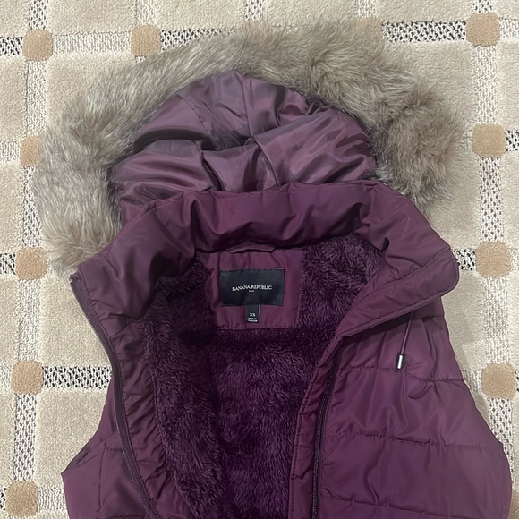 Banana Republic XS Vest with Hood and Fleece Lining // Plum - Picture 2 of 9